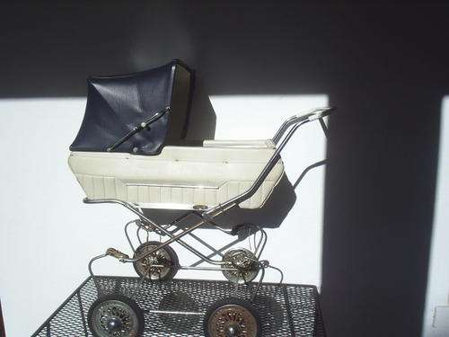 Vintage Pram (86cm high, hood included and 81cm long, handle included) Perfect for doll displays.