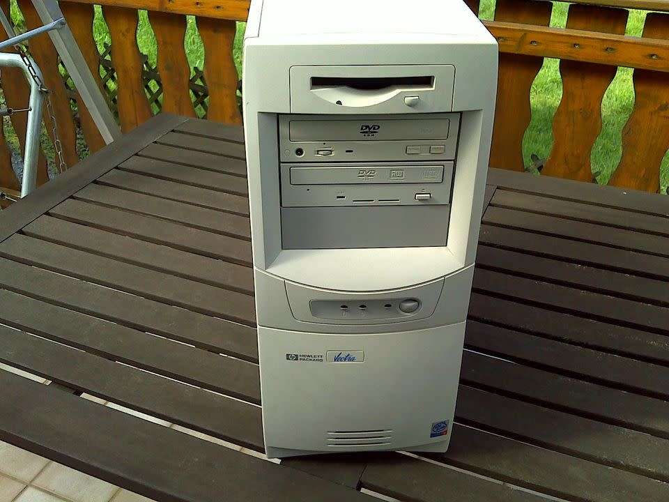 HP Vectra VL800 | Pentium 4 1.2GHz, 1GB RAMBUS ECC, RADEON 9550