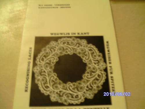 Recognising Laces by M J Geers-Vermeulen