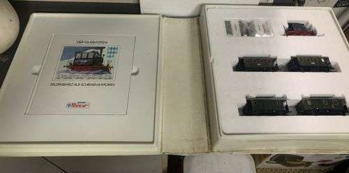 Roco Glaskasten Train Set