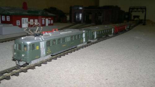 Lima N Gauge Swiss Coach Set / Loco & 3 Coaches