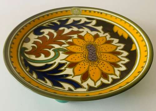 Beautiful Gouda Dahlia pattern 3 footed plate