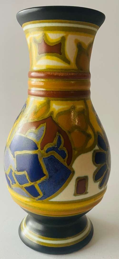 Gouda Vase (Loman) Extremely Scarce