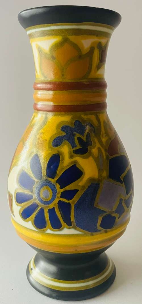 Gouda Vase (Loman) Extremely Scarce