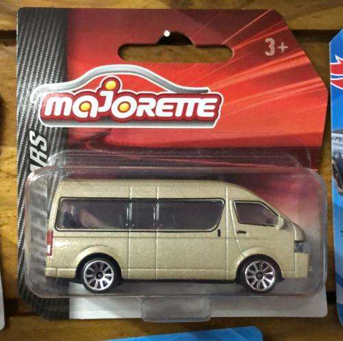 Majorette Hotwheels Hot wheels Matchbox Toyota Bus Quantum 1:64