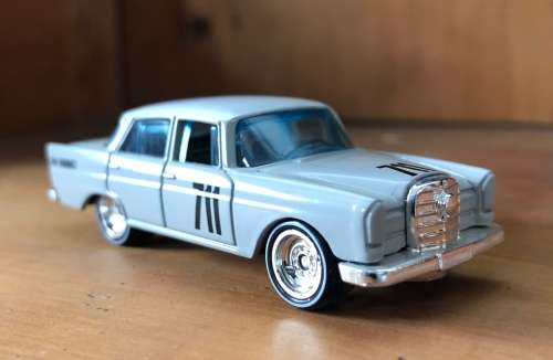Custom Mercedes-Benz 220 SE Hotwheels Hot wheels Matchbox Majorette 1:64 real riders