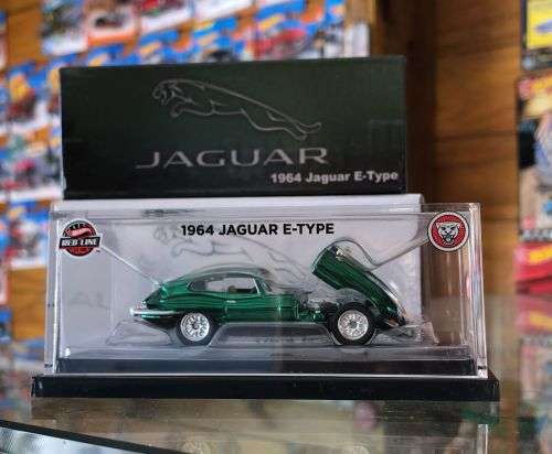 1964 Jaguar E-Type RLC red line club exclusive Hotwheels Hot wheels Matchbox 1:64