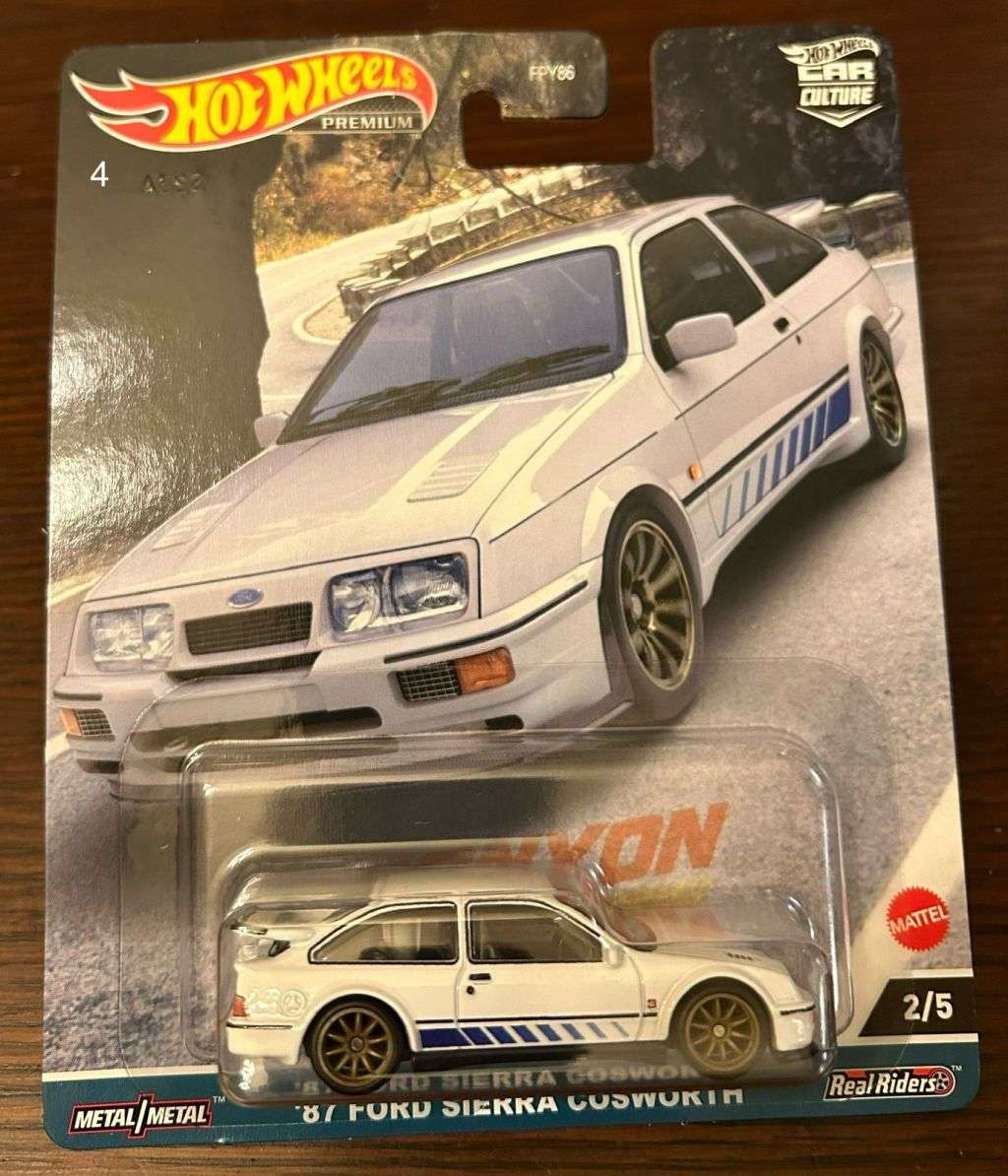 #4 Hotwheels Hot wheels Majorette Matchbox 124 series 1987 Ford Sierra Cosworth 1:64 real riders