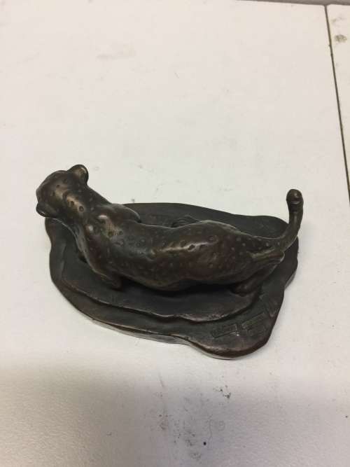 Bronze leopard - long - 100mm  - wide : 63mm  - high  - 45mm