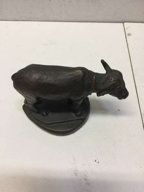 Bronze buffalo - long  - 105mm - wide : 55mm  - high : 70 mm