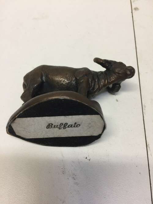 Bronze buffalo - long  - 105mm - wide : 55mm  - high : 70 mm
