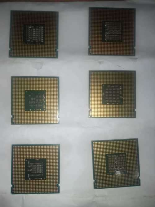 Lot of 6 X Intel Processors (Socket 775)