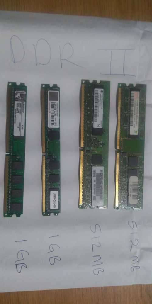 Lot DDRII Desktop RAM (Memory)