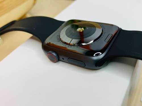 Apple Watch S4 44mm (cellular + GPS) - BRAND NEW