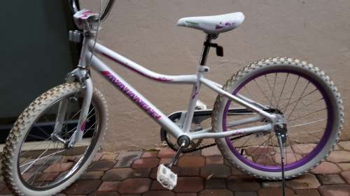 !!! GIRLS AVALANCHE BIKE - very nice !!!!
