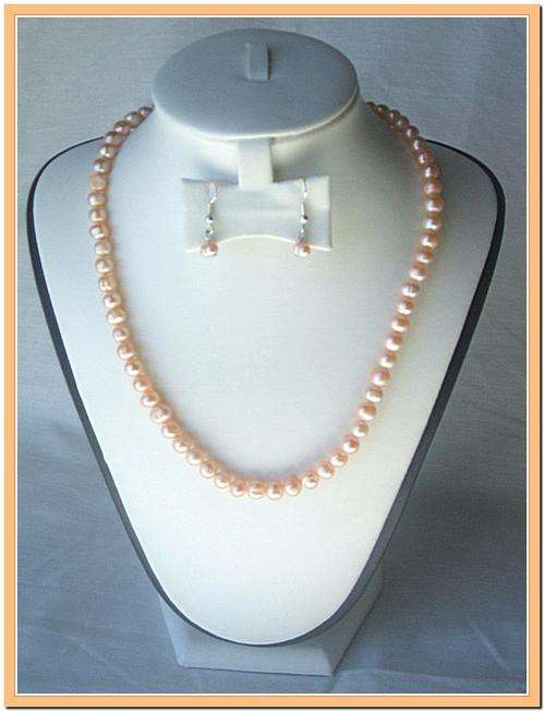 Genuine peach freshwater pearl necklace, free earrings!