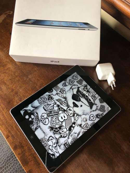 iPad 3rd Gen 16GB Black (Cellular + Wi-Fi)