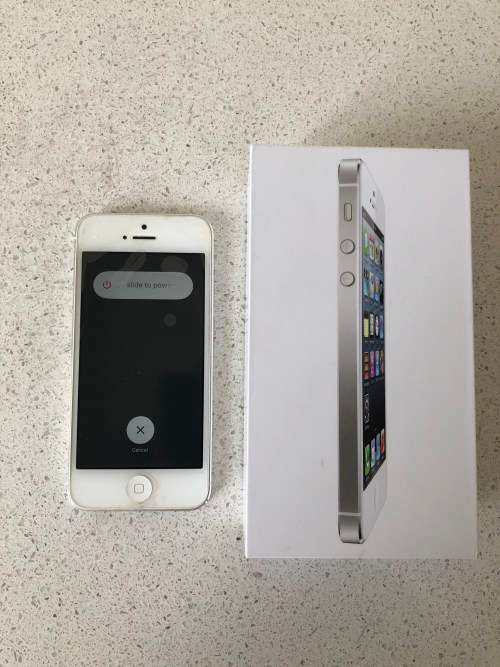 iPhone 5 16GB White *Excellent Condition* FREE DELIVERY