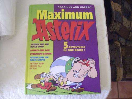 Hardcover Maximum Asterix 5 in 1 Adventure book