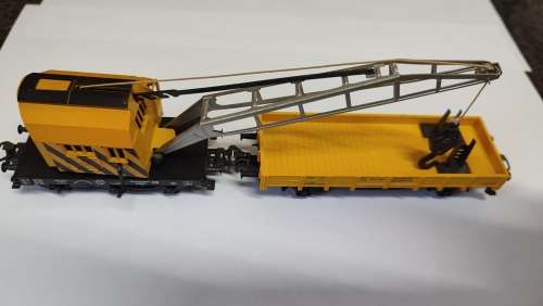 Märklin Yellow Crane with Yellow Protection Wagon and Crane Stand