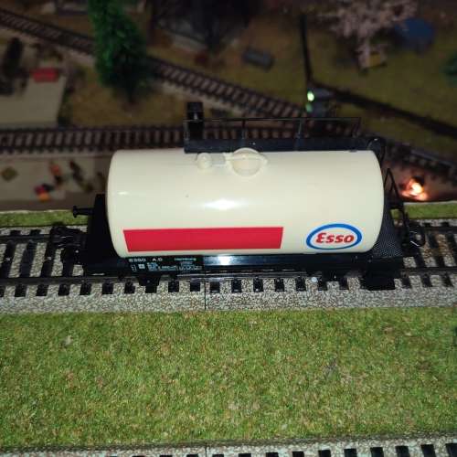 Märklin Esso and Aral Tank Wagons