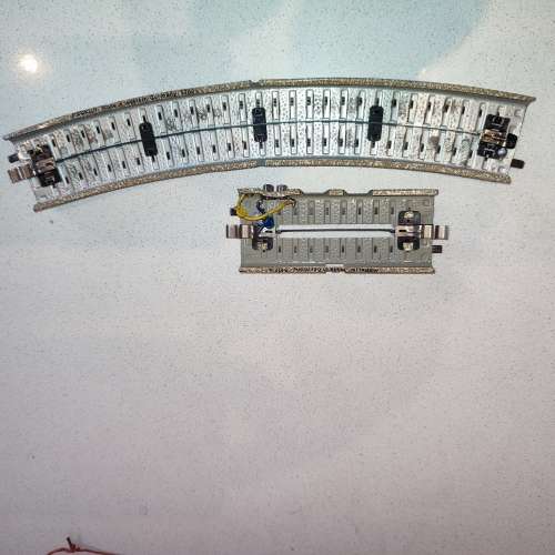 Märklin 5200 Curve and Decoupler Track 5107 - No rust / corrosion