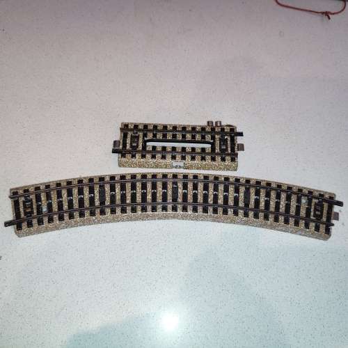 Märklin 5200 Curve and Decoupler Track 5107 - No rust / corrosion
