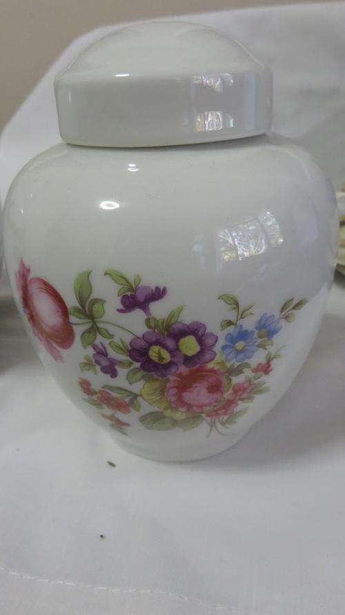 pretty jar with lid