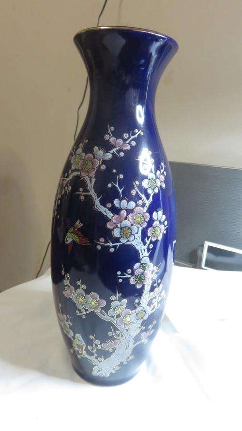 beautiful 28 cm vase