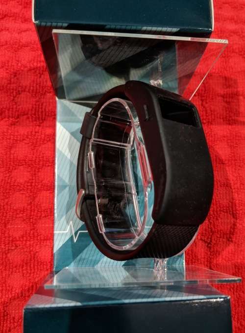 Fitbit Charge HR Activity and Heart Rate Tracker (Large) - Black