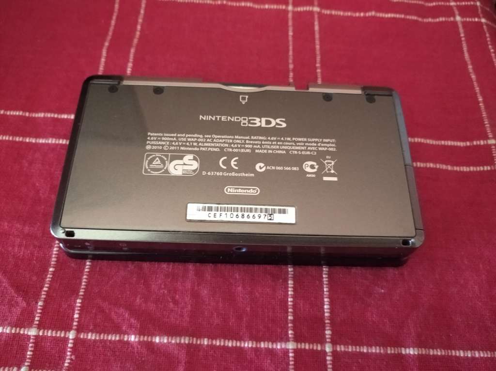 3DS Console + 25 Games