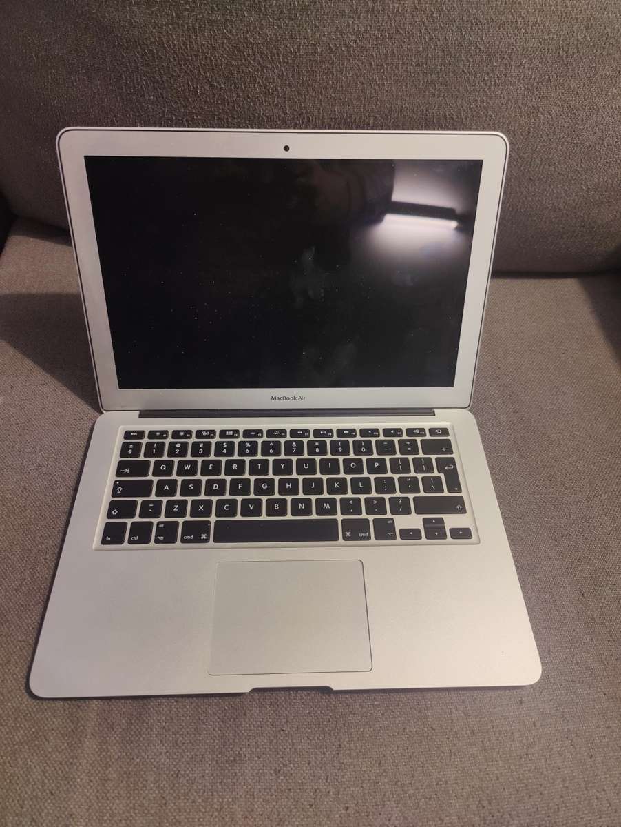 Macbook Air 2017 A1466 512GB 8GB RAM 1.8Ghz (Read)