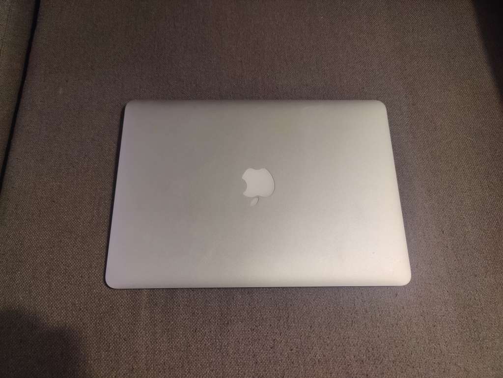 Macbook Air 2017 A1466 512GB 8GB RAM 1.8Ghz (Read)