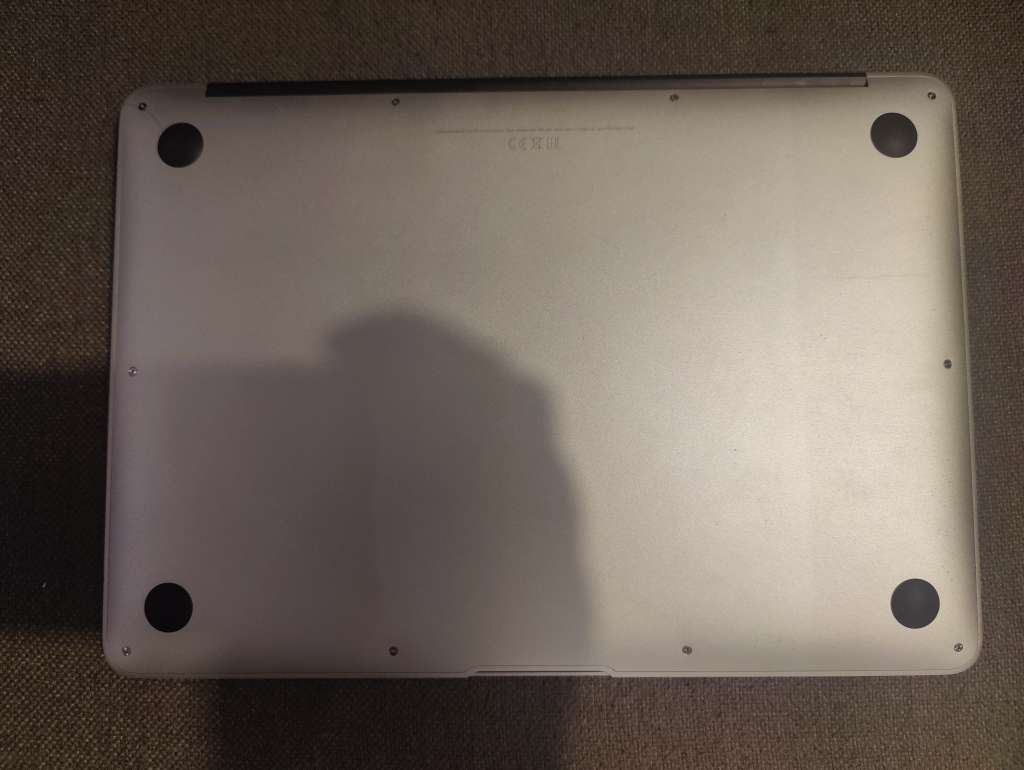 Macbook Air 2017 A1466 512GB 8GB RAM 1.8Ghz (Read)