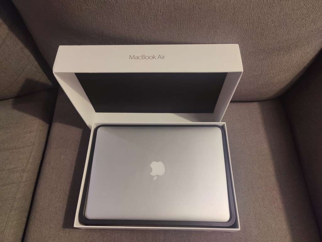 Macbook Air 2017 A1466 512GB 8GB RAM 1.8Ghz (Read)