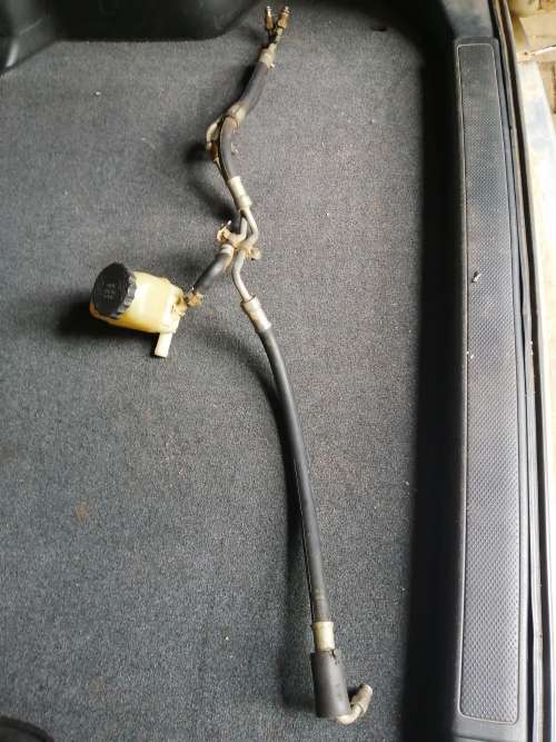 TOYOTA RXI POWER STEERING HOSE WITH FLUID BOTTLE