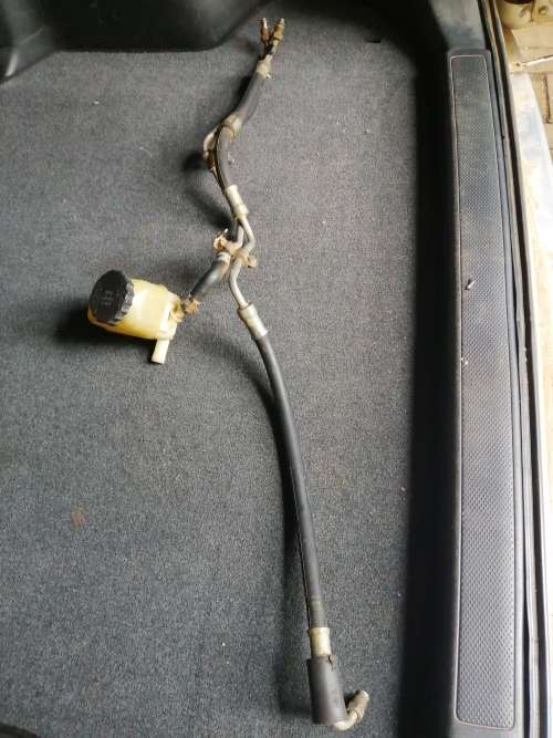 TOYOTA RXI POWER STEERING HOSE WITH FLUID BOTTLE