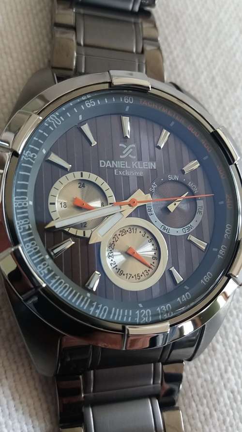 Authentic,brand new ***Daniel Klein*** Exclusive series, top quality !!! This watch is a must have