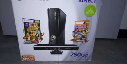 X- BOX 360 With Kinect ( Value R 3480 )