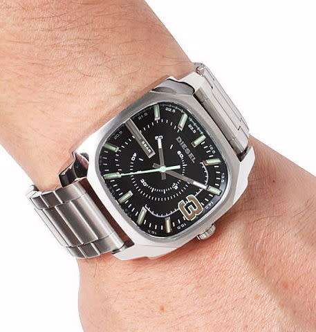 (LATE ENTRY )Stunning DIESEL DZ 1651 men watch.Valued R4999.(Very low shipping)