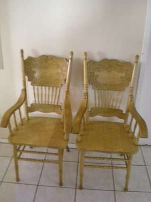 Stunning set of 6 colonial styled chairs in very good condition.