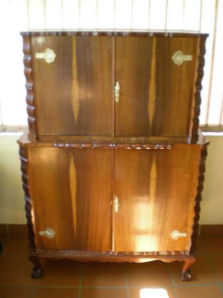 Stunning!!!!  Ball and Claw Bar or liquor cabinet .Extraordinary .R1 no reserve!!