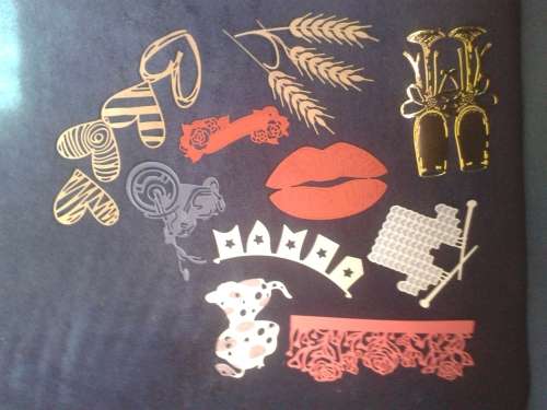 50 pieces of paper embellishments