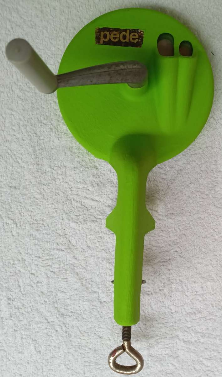 Vintage lime green large Pede brand bean slicer