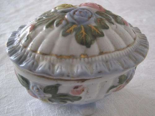PORCELAIN TRINKET/JEWELLERY BOX