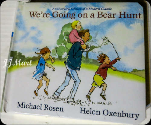 We're going on a bear hunt -classic Book