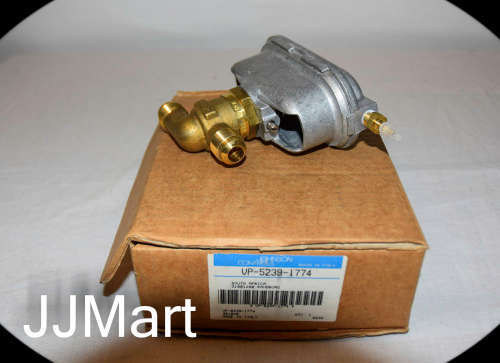 Johnson Controls VP-5239 Pneumatic Angle Globe Valve