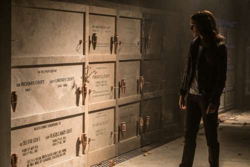 Movie prop from Tomb Raider - Flower Vase at Lara Croft dad`s grave