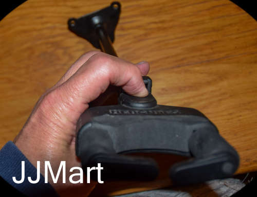 Hercules Wall Mount Long Arm Steel Guitar Hanger with Auto Grip System (Black) (2 available)