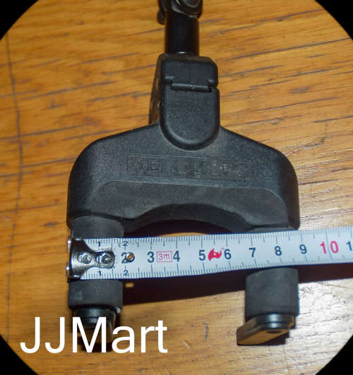 Hercules Wall Mount Long Arm Steel Guitar Hanger with Auto Grip System (Black) (2 available)